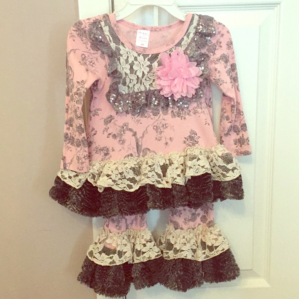Giggle moon 18 months girls outfit .
